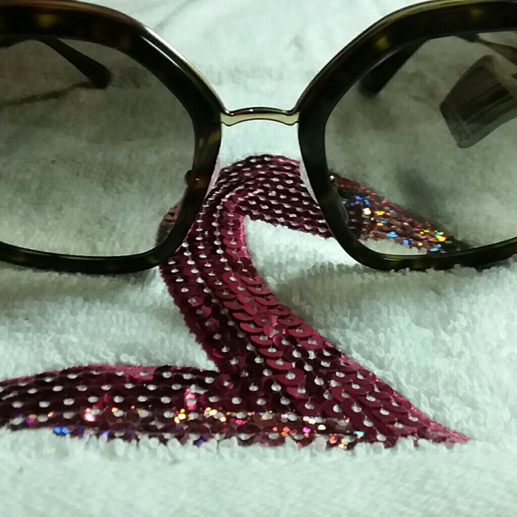 PRADA SUNGLASSES NEW WITH TAGS - Picture 1 of 8